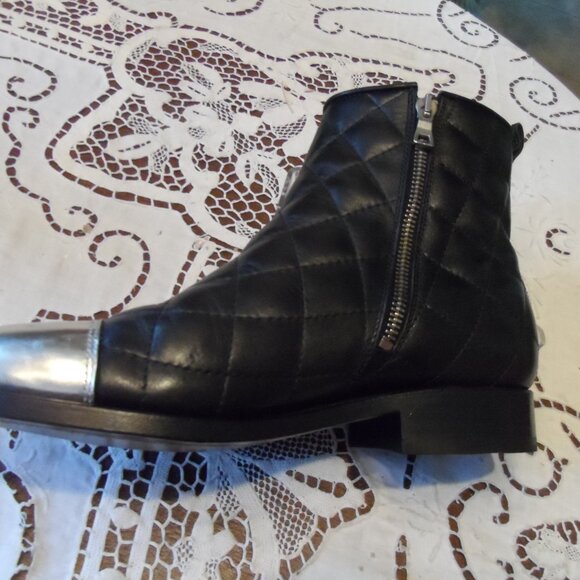 Balmain Black Calf Leather Quilted Ankle Boots w/Silver Cap Toe Size 39B - Picture 8 of 16